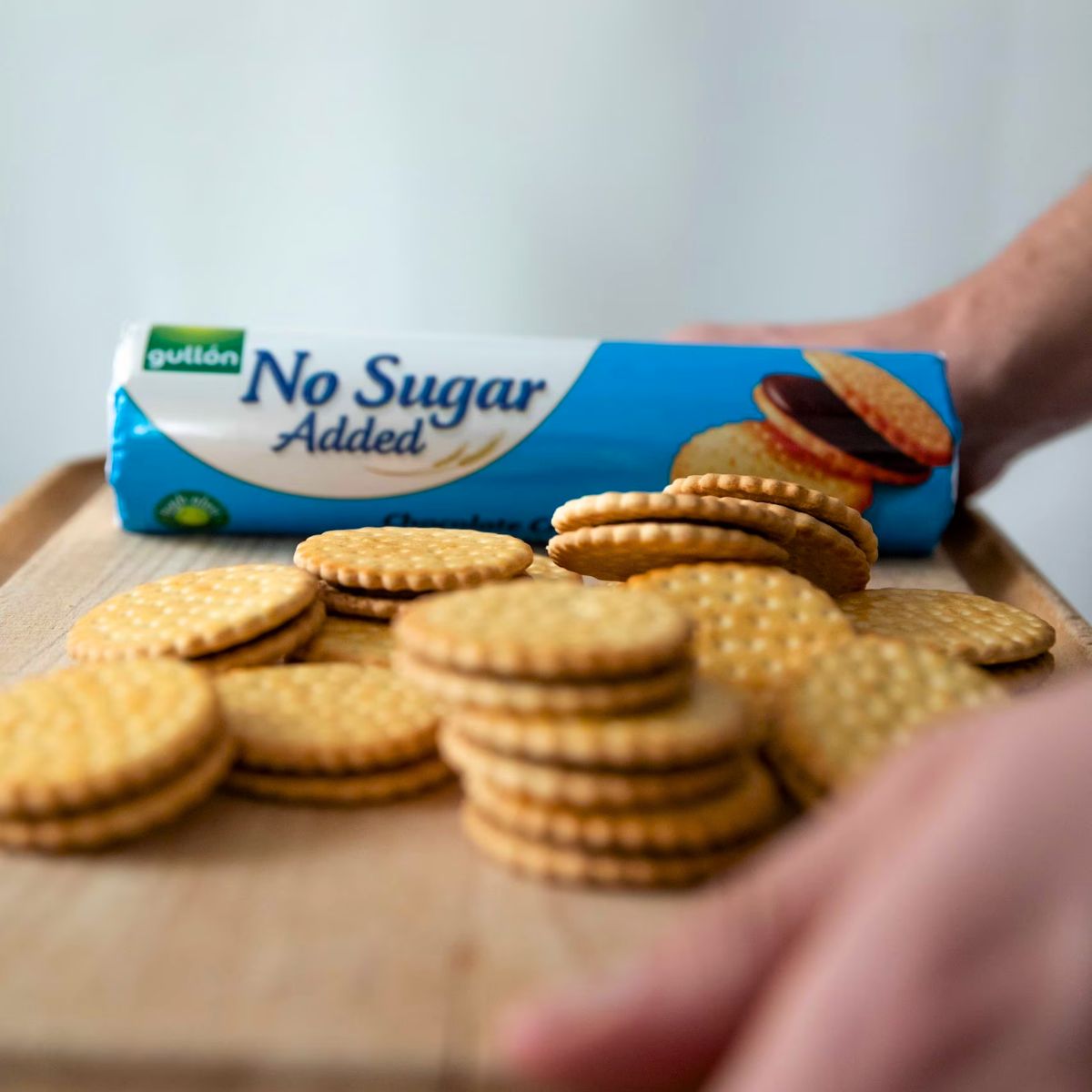 Μπισκότα Γεμιστά Gullon No Added Sugar Chocolate Cream Sandwich Cookies