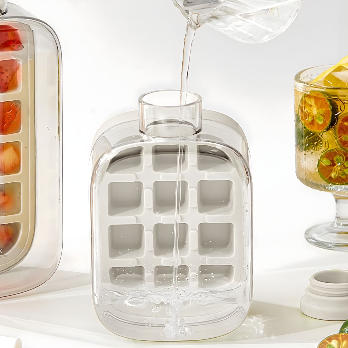 Παγοθήκη και Μπουκάλι Ice Cube Maker and Water Bottle 2 In 1 White