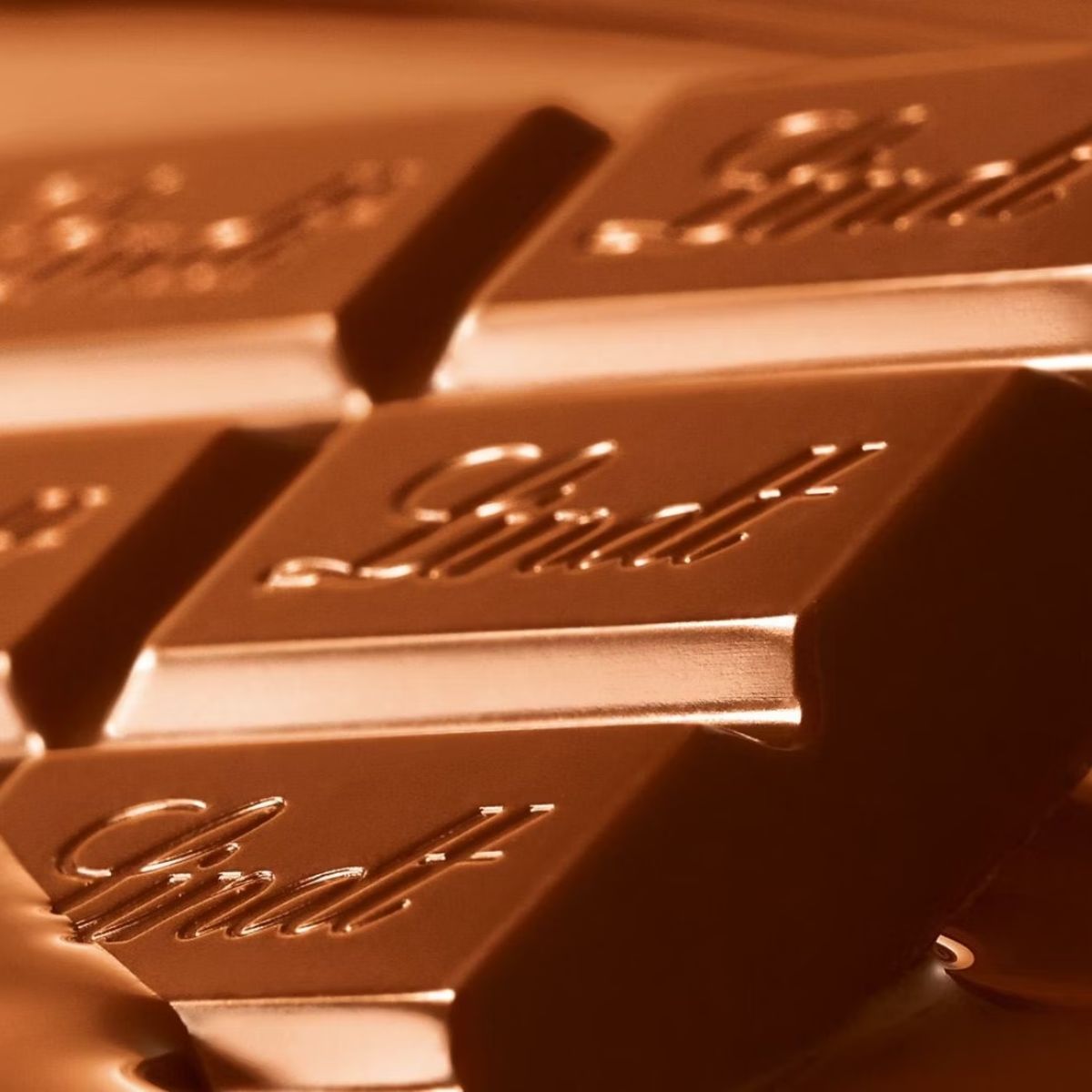 Ελβετική Σοκολάτα Γάλακτος Lindt Swiss Milk Chocolate