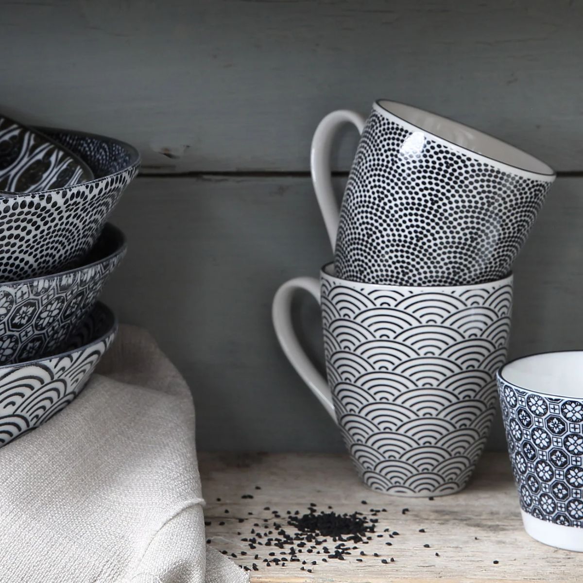 Πορσελάνινη Κούπα Nippon White Mug with Black Lines