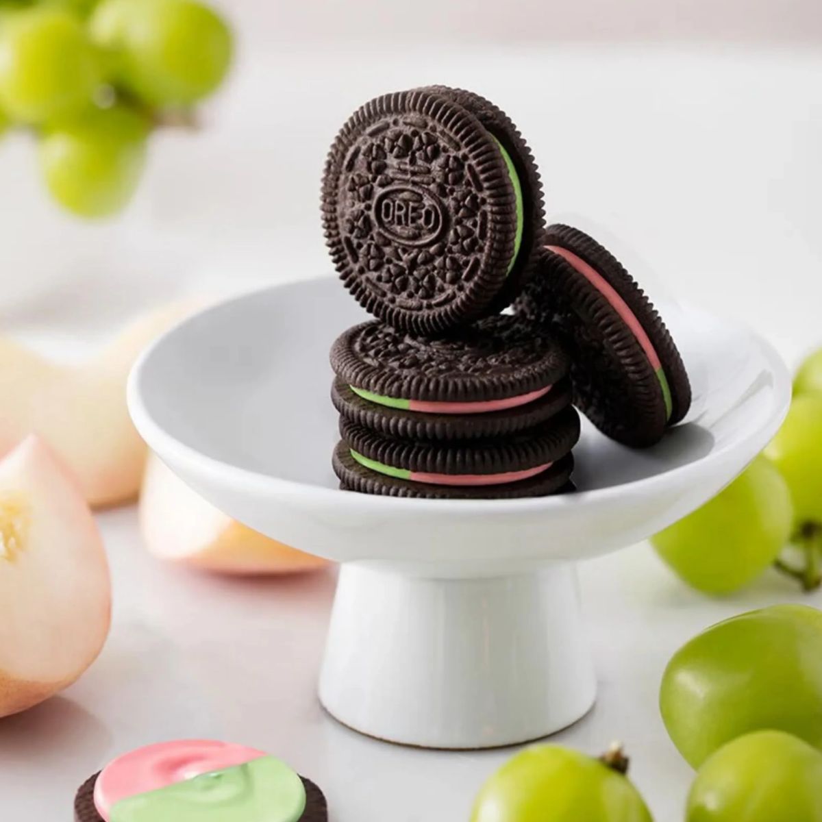Μπισκότα Γεμιστά Σταφύλι & Ροδάκινο Oreo Japanese Grape & Peach Limited Edition
