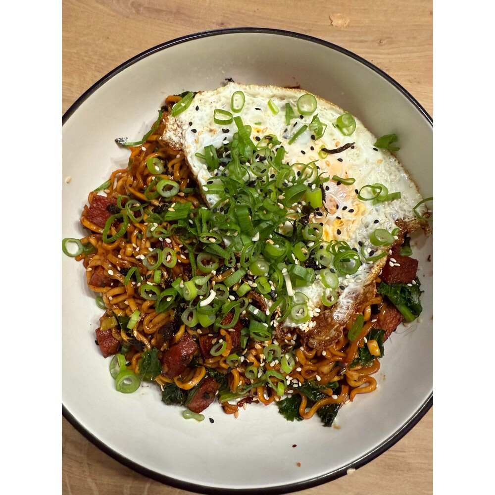 Paku Paku Hot Spicy Ramen Noodles Speedy Spicy 140g