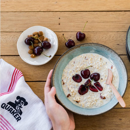 Νιφάδες Βρώμης Ολικής Άλεσης Quaker Oat So Simple Sultanas Raisins Cranberry and Apple 385g