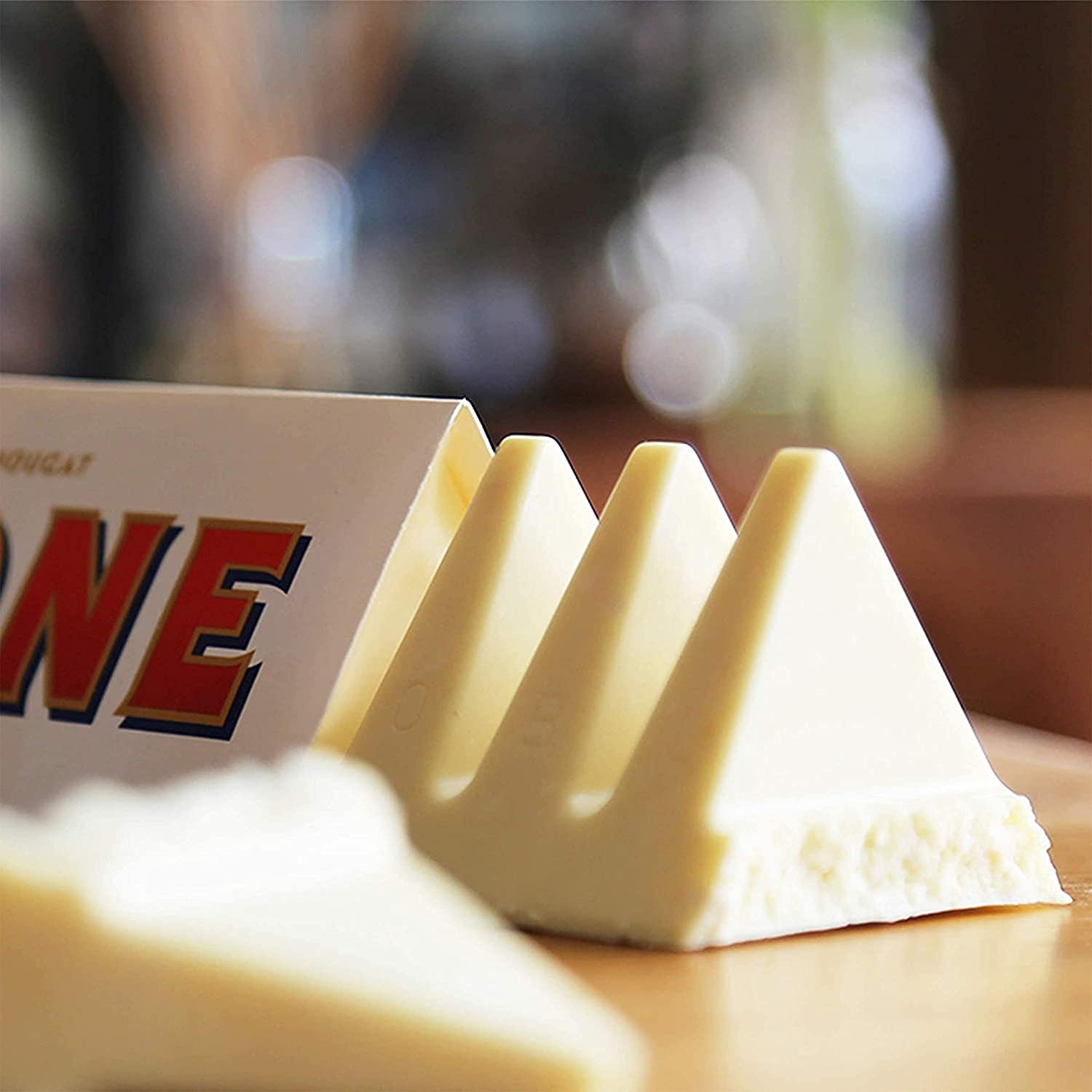Toblerone White Chocolate Honey and Almond Nougat 100g-B