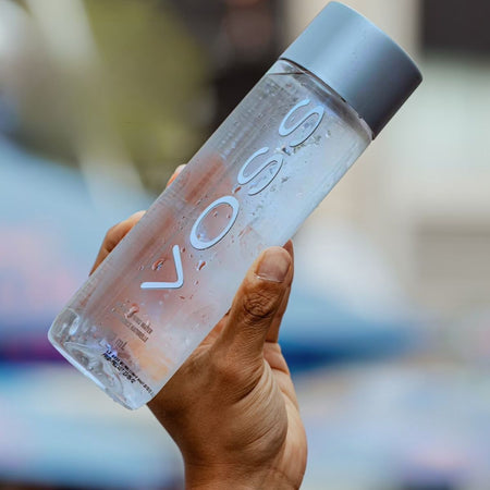 Φυσικό Μεταλλικό Αρτεσιανό Νερό Voss Still Artesian Water σε μπουκάλι rPET