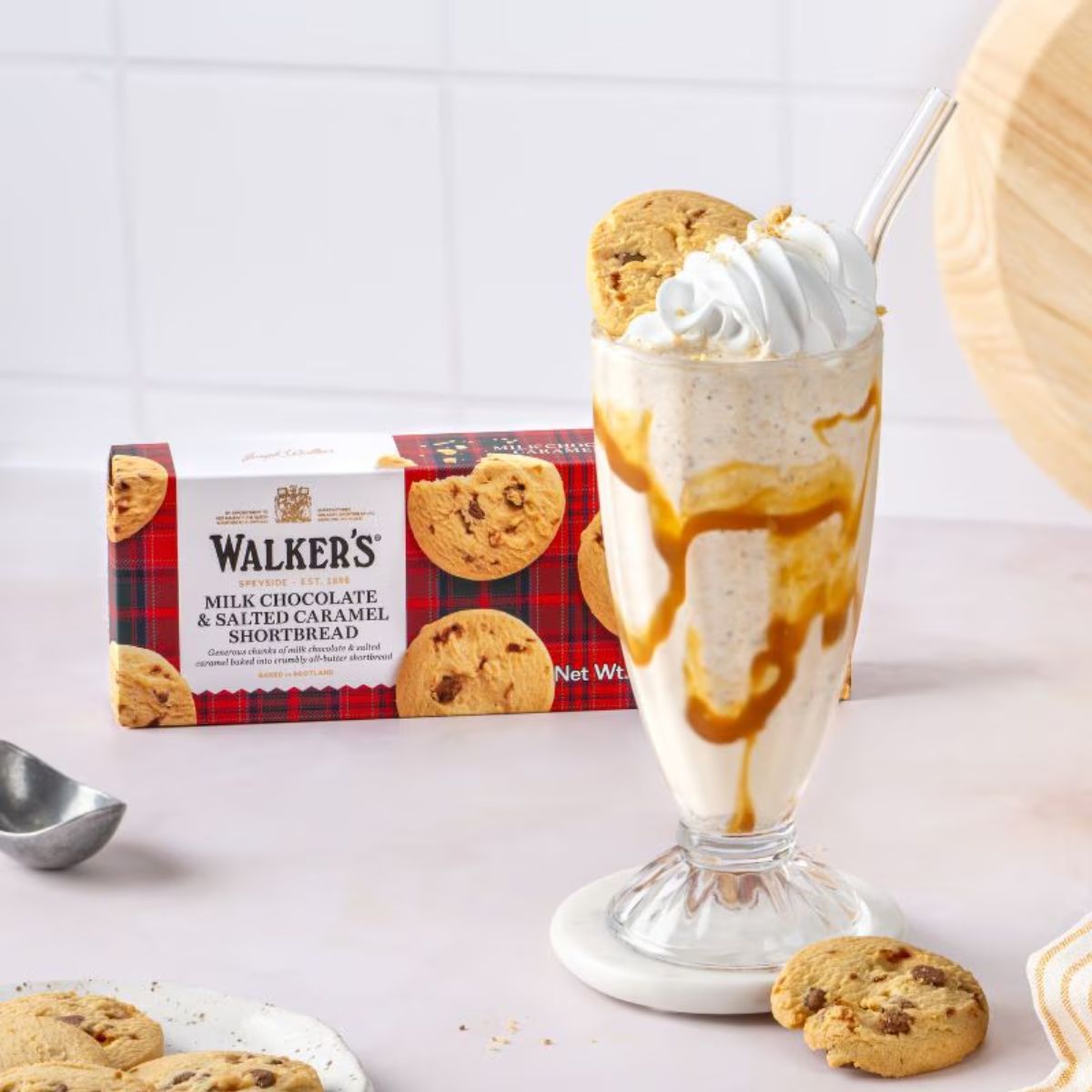 Μπισκότα Walkers Salted Caramel and Milk Chocolate Chunks Shortbread
