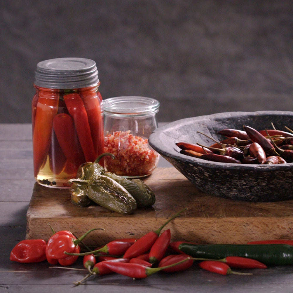 Καυτερές Κόκκινες Πιπεριές Τουρσί Cock Pickled Whole Red Chili Peppers 227g