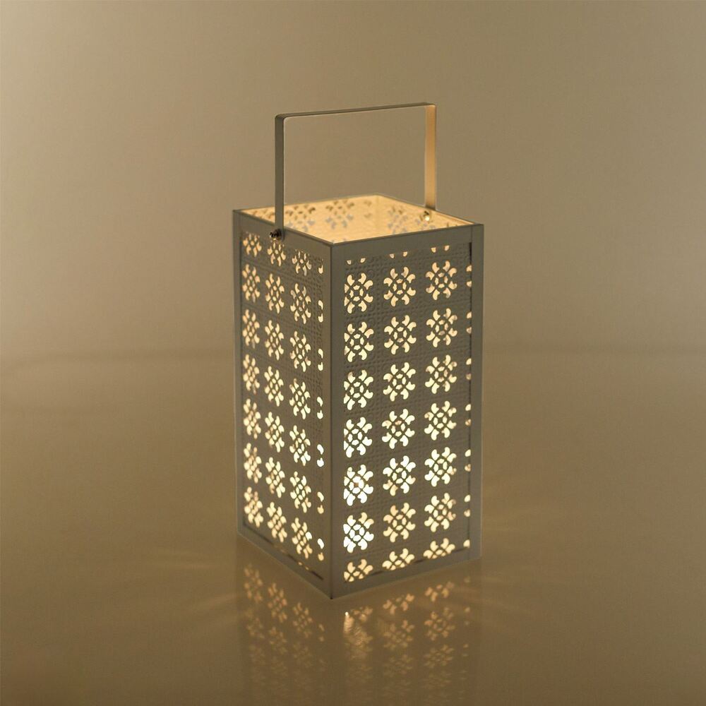 Φανάρι Μεταλλικό Κρεμαστό Λευκό με Διάτρητο Σχέδιο Λουλουδιών 13x13x26cm