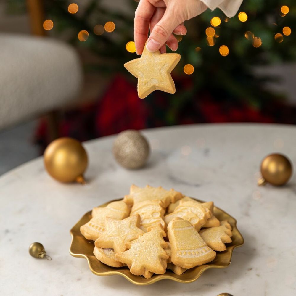 Χριστουγεννιάτικα Μπισκότα Walkers Christmas Pure Butter Shortbread Festive Shapes 175g