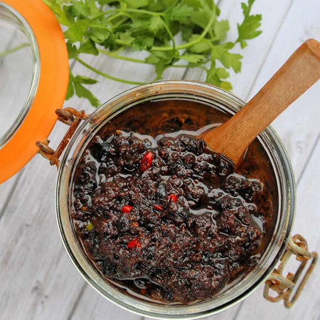 Γλυκιά Πάστα Μαύρου Φασολιού Wu Chung Sweetened Black Bean Paste 510g