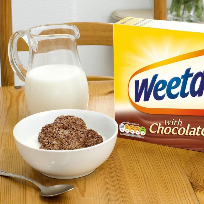 Δημητριακά Ολικής Άλεσης 24 Μερίδες Weetabix with Chocolate 540g