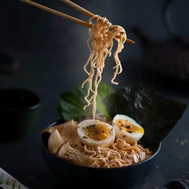 Vifon Instant Noodles Chicken Flavour Cup
